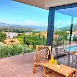 Villa Amores Riverview - Your Scenic Getaway - Uchill