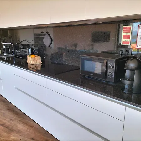 Amores Riverview - Your Scenic Getaway - Uchill *