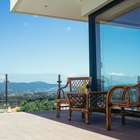 Amores Riverview - Your Scenic Getaway - Uchill וילה