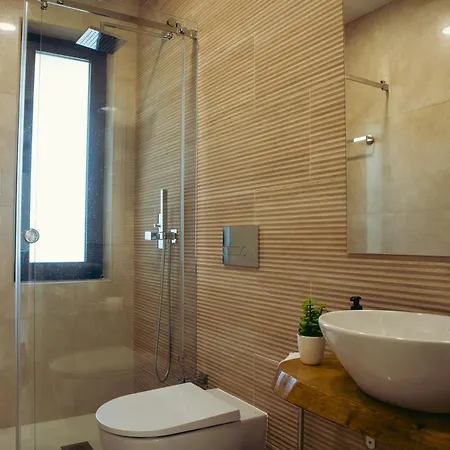 Amores Riverview - Your Scenic Getaway - Uchill וילה