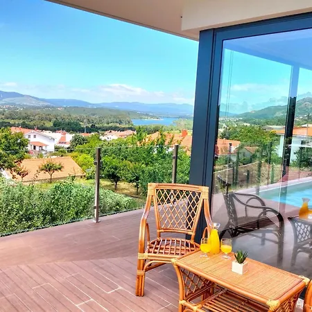 וילה Amores Riverview - Your Scenic Getaway - Uchill