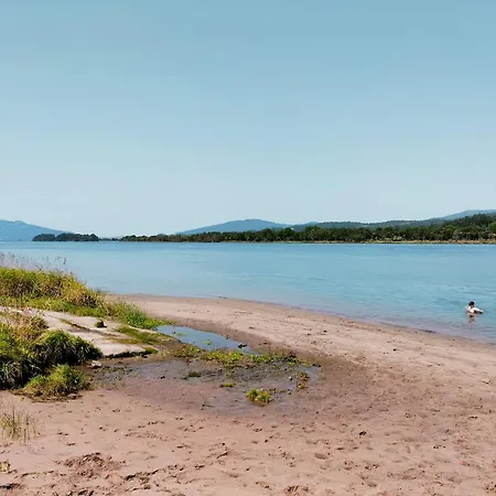 Willa Amores Riverview - Your Scenic Getaway - Uchill