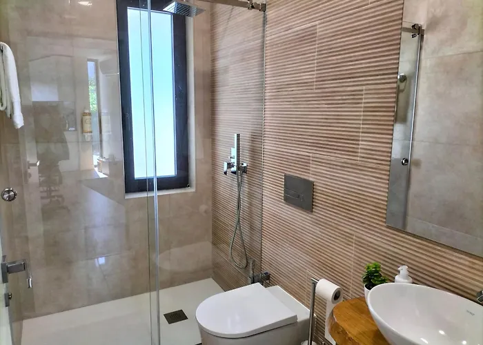 Amores Riverview - Your Scenic Getaway - Uchill Villa *