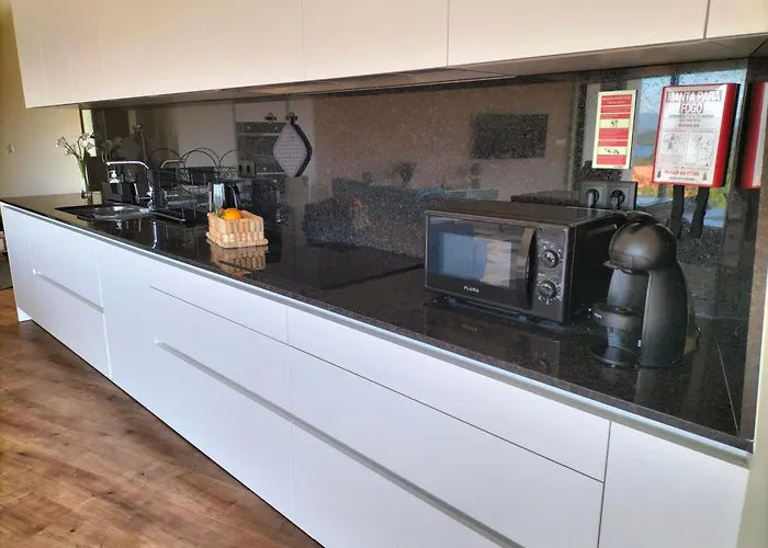 Amores Riverview - Your Scenic Getaway - Uchill *