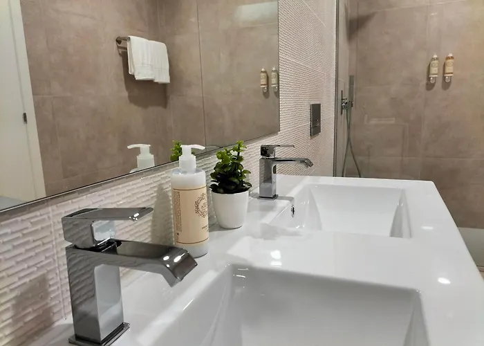 Villa Amores Riverview - Your Scenic Getaway - Uchill *