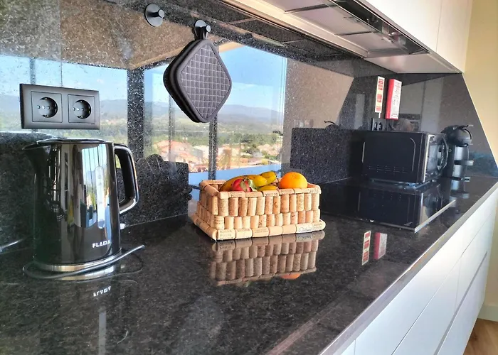 Amores Riverview - Your Scenic Getaway - Uchill Willa *