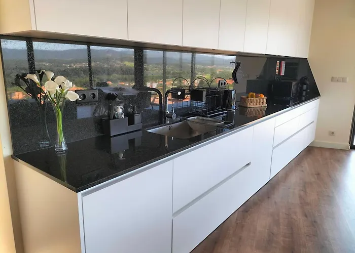 Villa Amores Riverview - Your Scenic Getaway - Uchill *