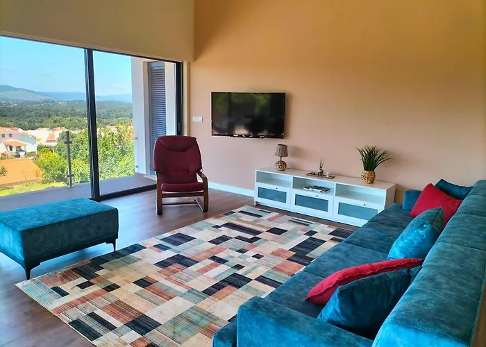 Amores Riverview - Your Scenic Getaway - Uchill Willa *