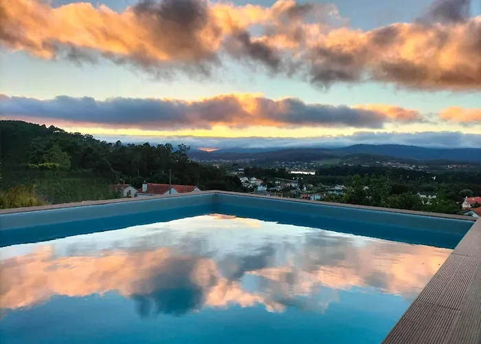 Amores Riverview - Your Scenic Getaway - Uchill Villa *